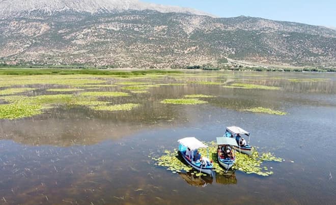 Işıklı Gölü'nde Tekne Turları Şikayet Edildi; Fahiş Fiyat ve Kaba Davranışlar Tepkileri Büyüttü