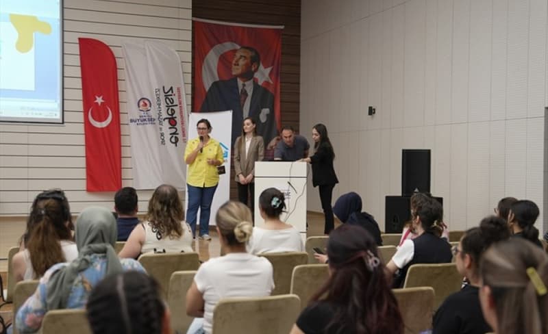 Denizli Büyükşehir ve LÖSEV, kanserle mücadelede farkındalığı artırmak için seminer düzenledi