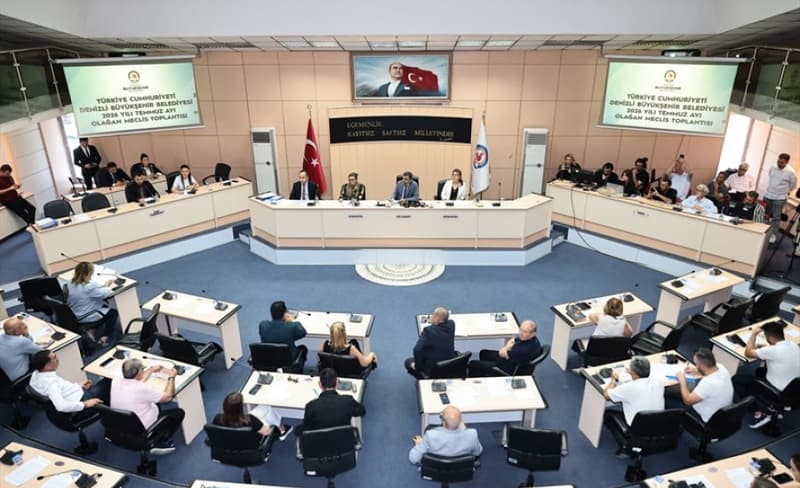 Büyükşehir'den Öğrencilere Eğitim Desteği ve Kıyafet Yardımı